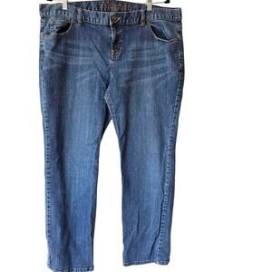 Lands’ End Women’s Jeans Size 18 – Classic Straight Leg, Medium Wash